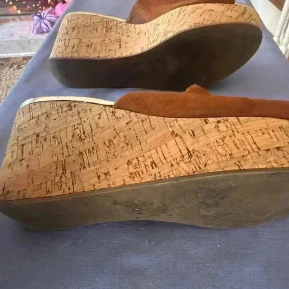 Liz Claiborne Brown Suede Wedge Sandals - Picture 4 of 8